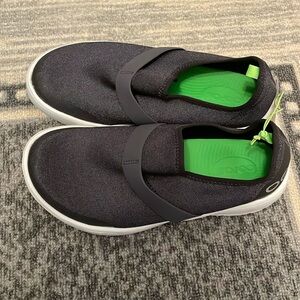 NWT OOFOS OOMG Low Shoes in White/Slate Purple